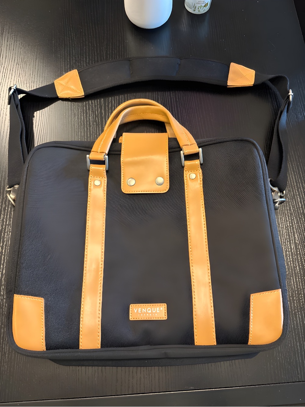 Venque Hamptons Briefcase - Picture 3 of 12